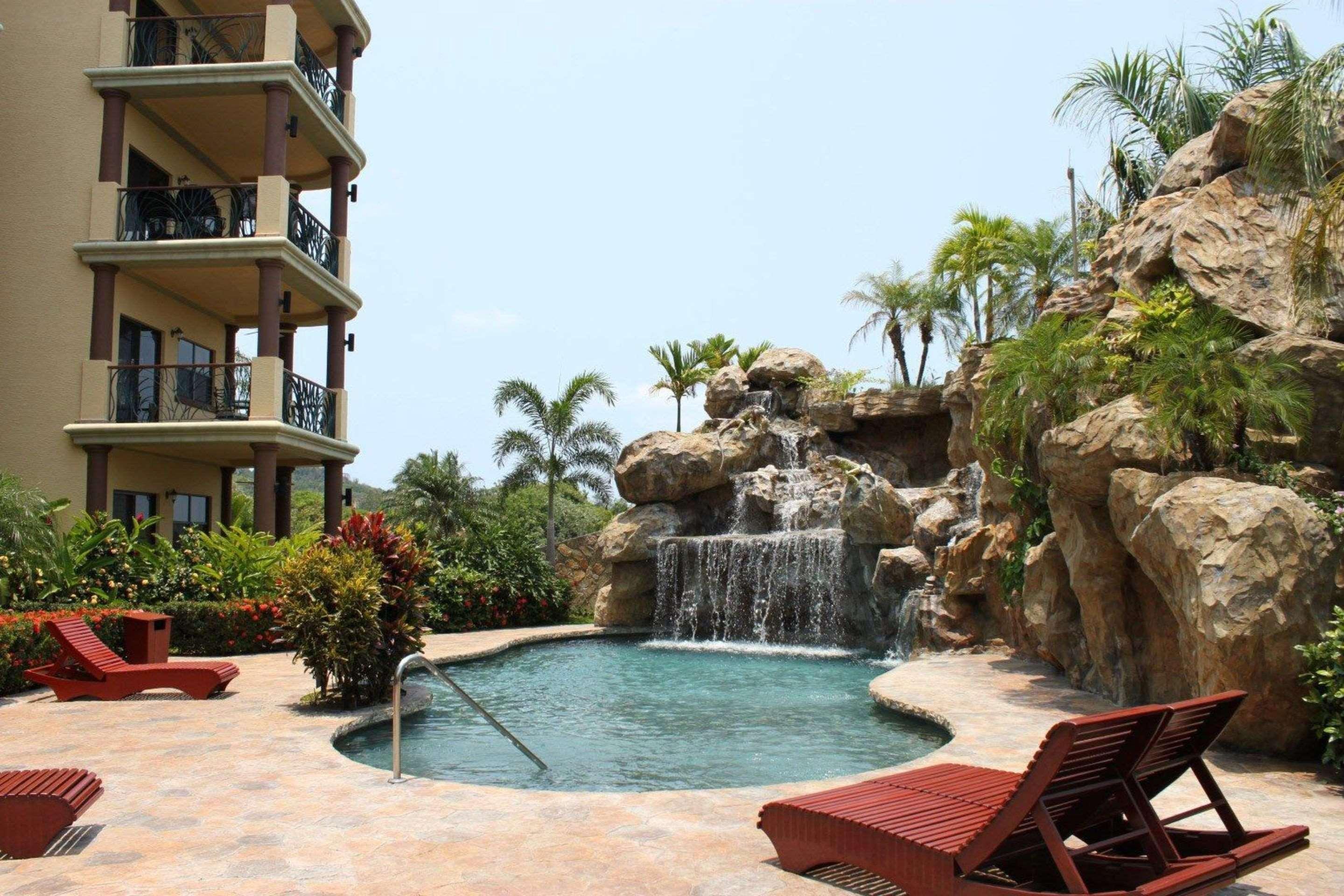 แคลเรียน สวีท รัวตัน แอท ไพน์แอปเปิ้ล วิลลา Hotel French Harbour ภายนอก รูปภาพ