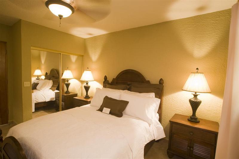 แคลเรียน สวีท รัวตัน แอท ไพน์แอปเปิ้ล วิลลา Hotel French Harbour ภายนอก รูปภาพ